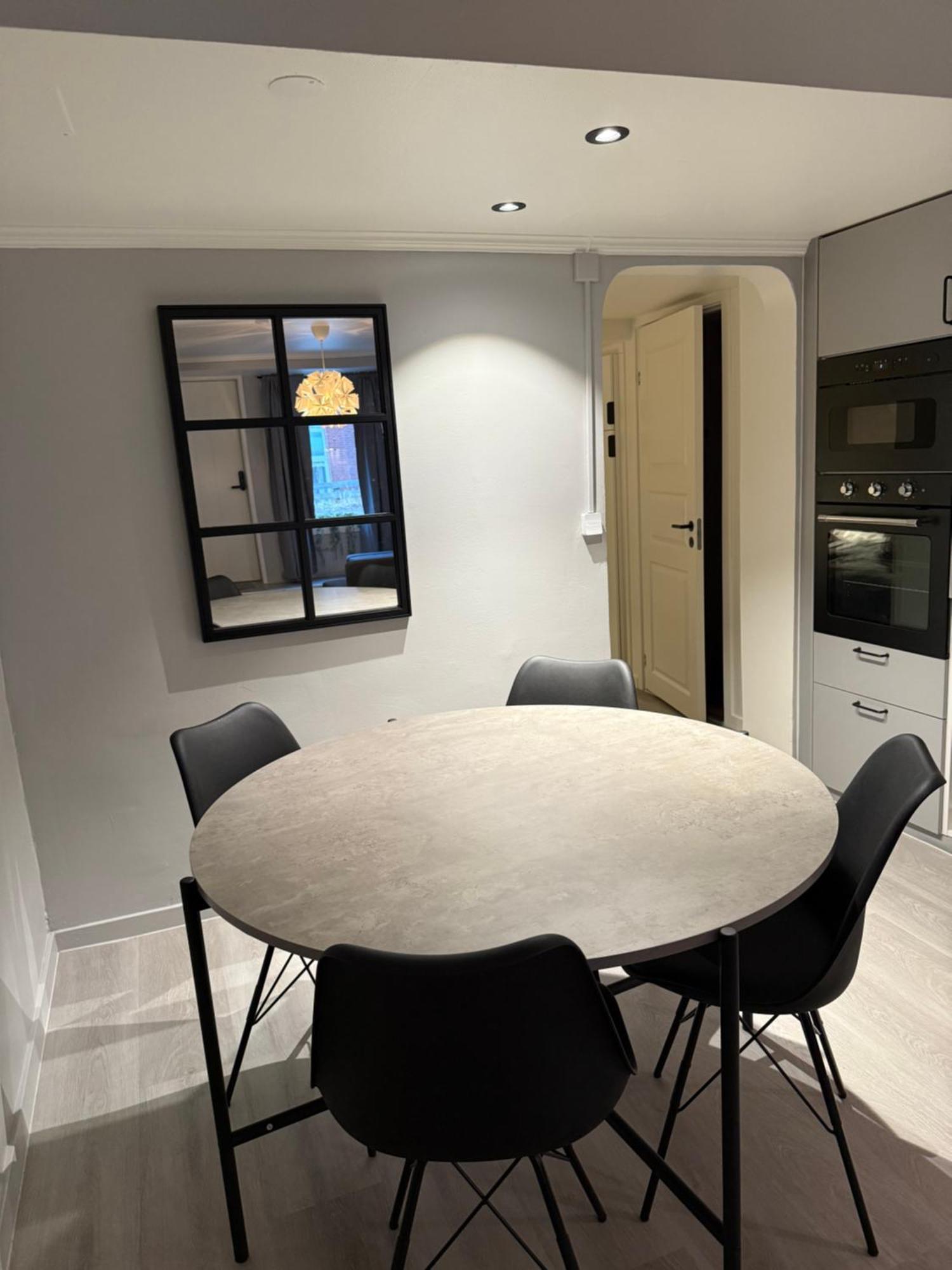 Modern Familjelaegenhet Apartment ซุนด์สวาลล์ ภายนอก รูปภาพ