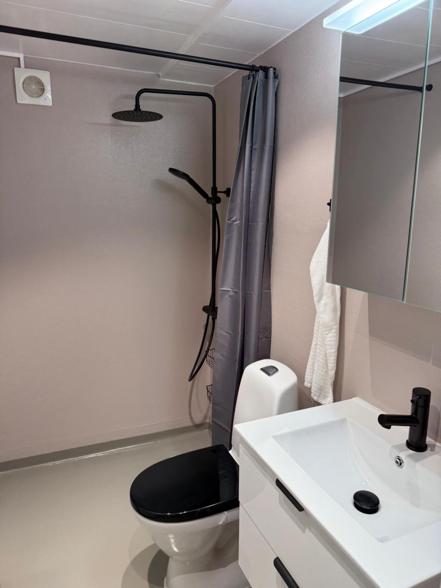 Modern Familjelaegenhet Apartment ซุนด์สวาลล์ ภายนอก รูปภาพ